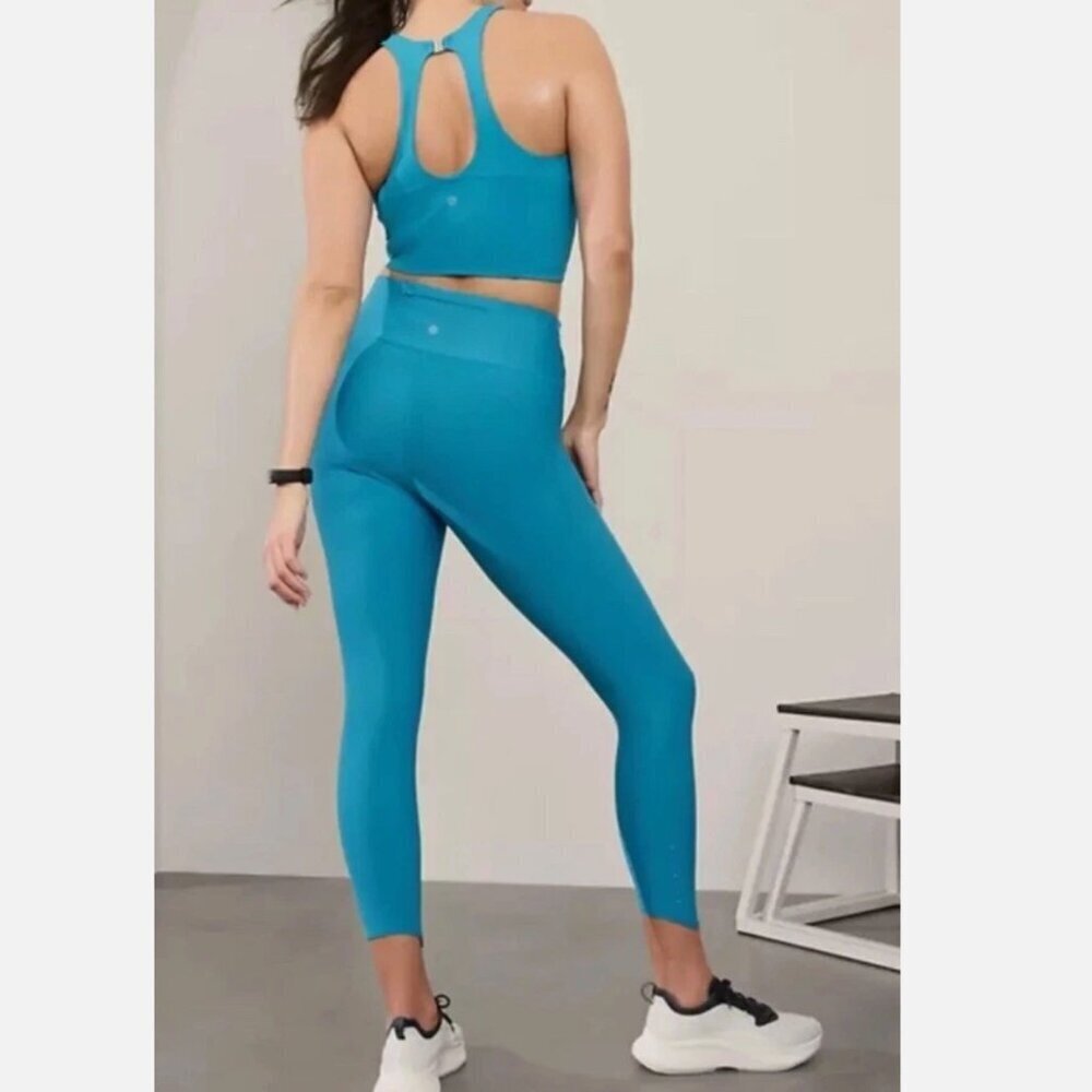 Athleta Pacesetter Ultra High Rise 7/8 Legging in Pacific Blue - Size Medium